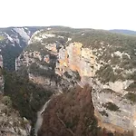 Casa Lascorz Bed and Breakfast